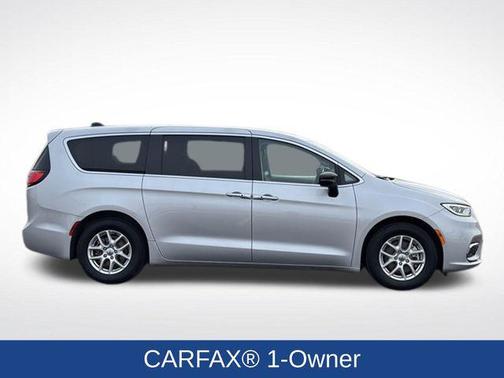 Silver Mist Clearcoat 2024 Chrysler Pacifica Touring L
