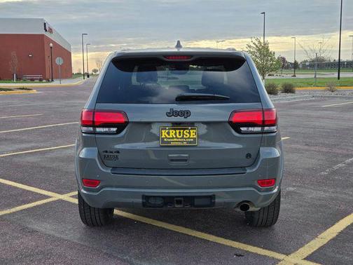 Sting-Gray Clearcoat 2021 Jeep Grand Cherokee Laredo