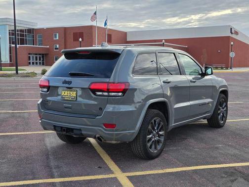 Sting-Gray Clearcoat 2021 Jeep Grand Cherokee Laredo