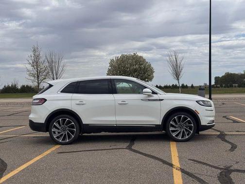 Pristine White Metallic Tri-Coat 2023 Lincoln Nautilus Reserve
