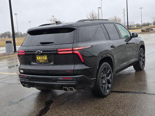 Mosaic Black Metallic 2024 Chevrolet Traverse RS