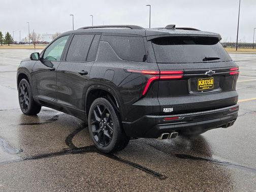 Mosaic Black Metallic 2024 Chevrolet Traverse RS