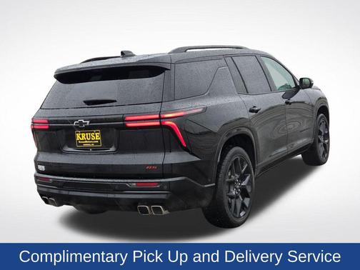 Mosaic Black Metallic 2024 Chevrolet Traverse RS