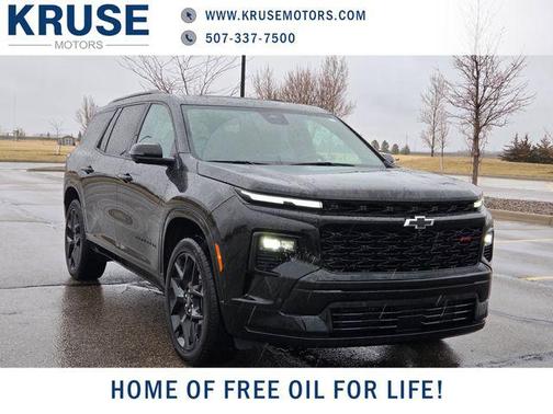 Mosaic Black Metallic 2024 Chevrolet Traverse RS