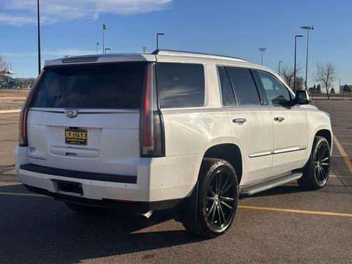 2017 Cadillac Escalade Luxury