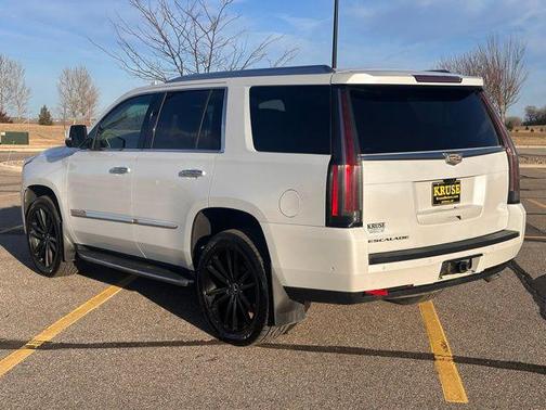 2017 Cadillac Escalade Luxury