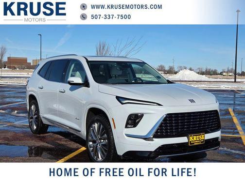 iridescent white tricoat 2026 Buick Enclave Avenir FWD