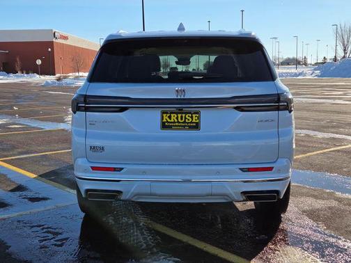 iridescent white tricoat 2026 Buick Enclave Avenir FWD