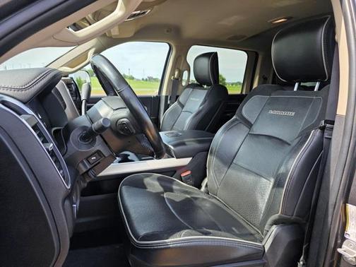 2021 RAM 2500 Laramie Crew Cab 4x4 6'4' Box