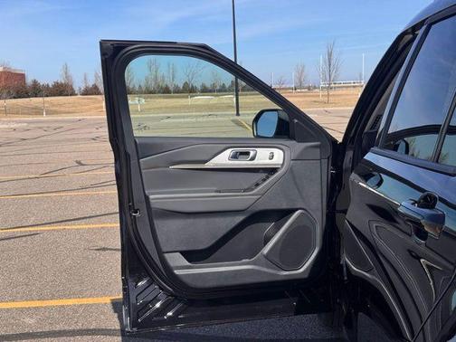 Black Metallic 2026 Ford Explorer Active