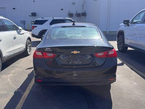 Mosaic Black Metallic 2018 Chevrolet Malibu 1LS