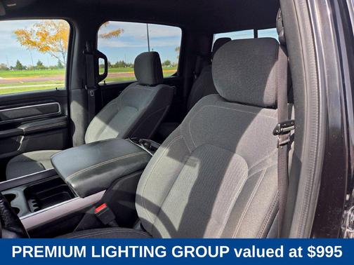 Diamond Black Crystal Pearlcoat 2019 RAM 1500 Big Horn