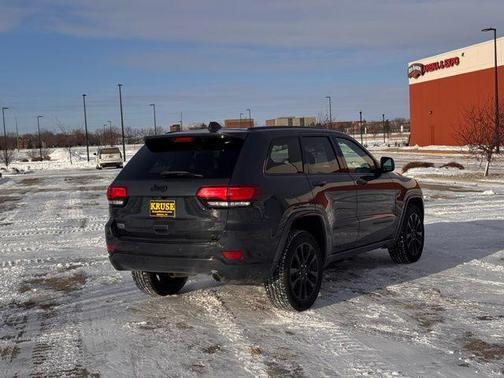 2017 Jeep Grand Cherokee Altitude