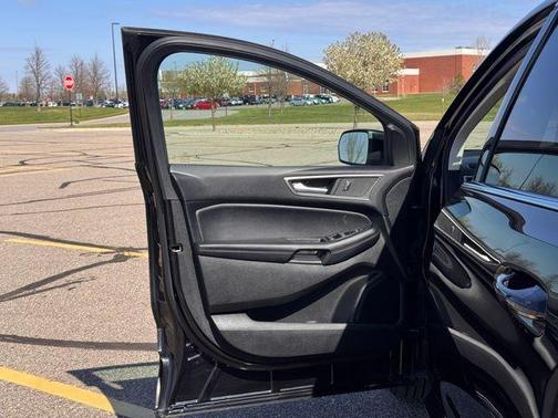 Agate Black Metallic 2023 Ford Edge SEL