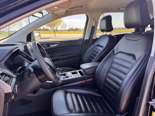 Agate Black Metallic 2023 Ford Edge SEL