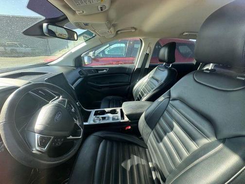 Agate Black Metallic 2023 Ford Edge SEL