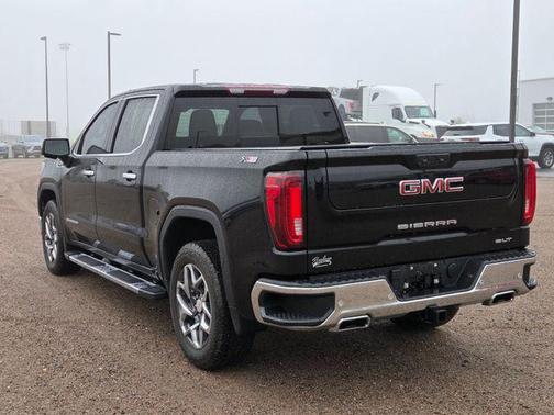 Onyx Black 2023 GMC Sierra 1500 SLT