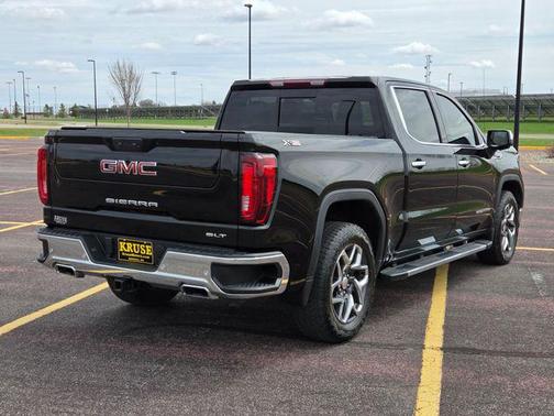 Onyx Black 2023 GMC Sierra 1500 SLT