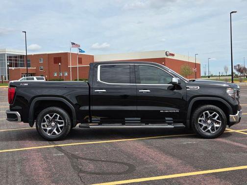 Onyx Black 2023 GMC Sierra 1500 SLT