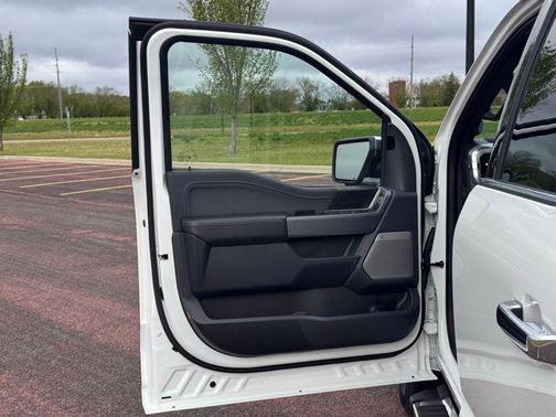 Star White Metallic Tri-Coat 2025 Ford F-150 Lariat