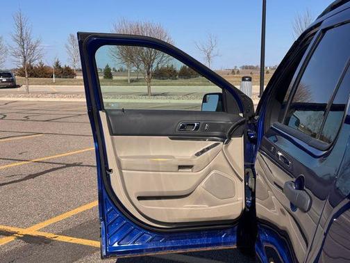 Deep Impact Blue Metallic 2013 Ford Explorer Base