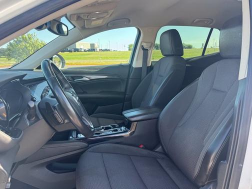 Summit White 2021 Buick Envision Preferred