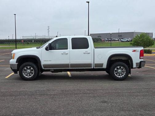 Summit White 2013 GMC Sierra 2500 SLT