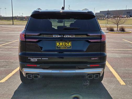 2025 GMC Acadia Denali