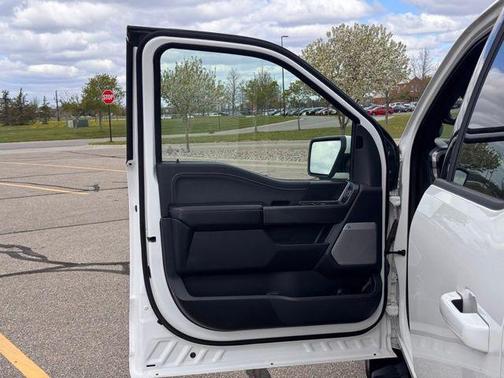 Star White Metallic Tri-Coat 2025 Ford F-150 Lariat
