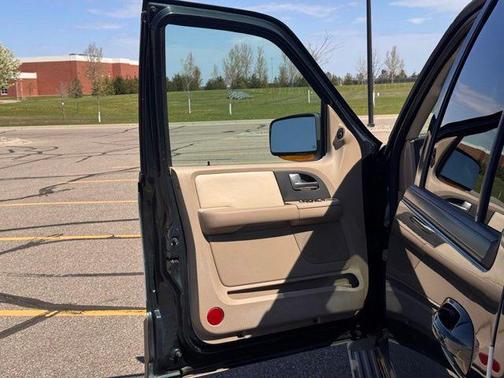 Estate Green Clearcoat Metallic 2003 Ford Expedition Eddie Bauer