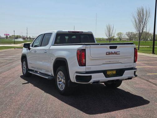 White Frost Tricoat 2022 GMC Sierra 1500 Denali