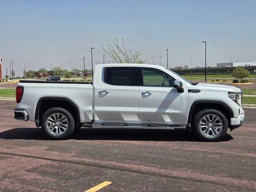 White Frost Tricoat 2022 GMC Sierra 1500 Denali