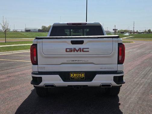 White Frost Tricoat 2022 GMC Sierra 1500 Denali