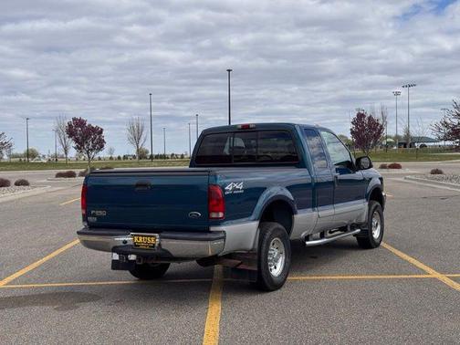 Blue 2001 Ford F-250