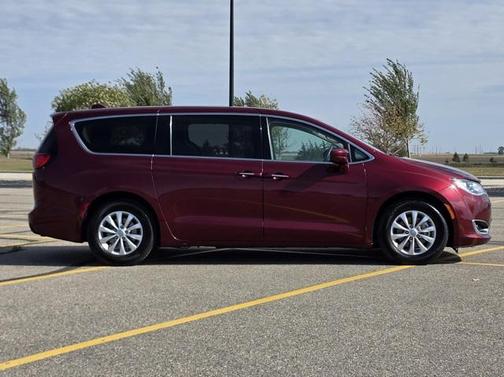 2018 Chrysler Pacifica Touring Plus