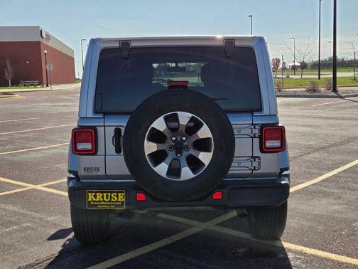 Billet Silver Metallic Clearcoat 2021 Jeep Wrangler Unlimited Sahara