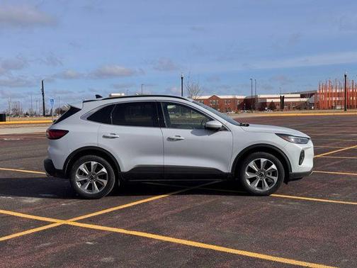 2025 Ford Escape Platinum