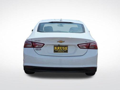White 2019 Chevrolet Malibu LT