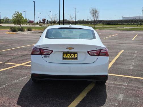 White 2019 Chevrolet Malibu LT