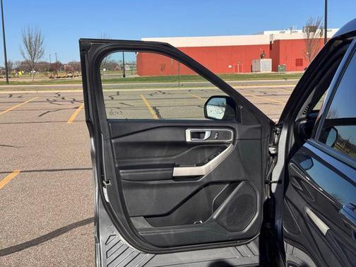 Gray Metallic 2023 Ford Explorer XLT