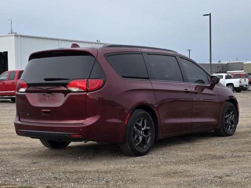 2018 Chrysler Pacifica Touring Plus