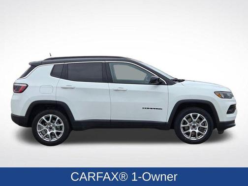 Bright White Clearcoat 2025 Jeep Compass Limited