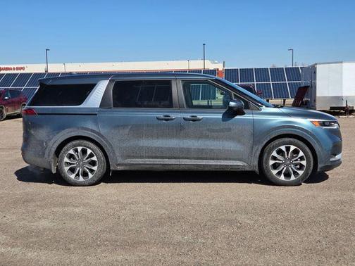 2024 Kia Carnival EX