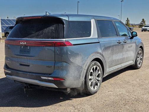 2024 Kia Carnival EX