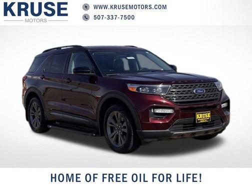 Burgundy 2022 Ford Explorer XLT