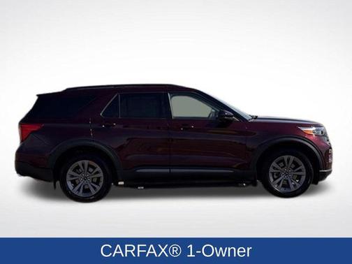 Burgundy 2022 Ford Explorer XLT