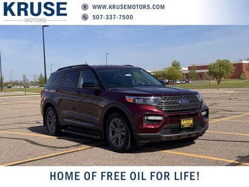 Burgundy 2022 Ford Explorer XLT