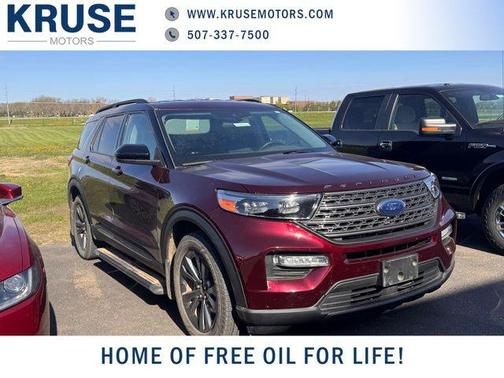 Burgundy 2022 Ford Explorer XLT