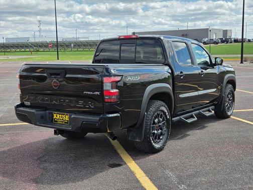 Super Black 2022 Nissan Frontier PRO-4X
