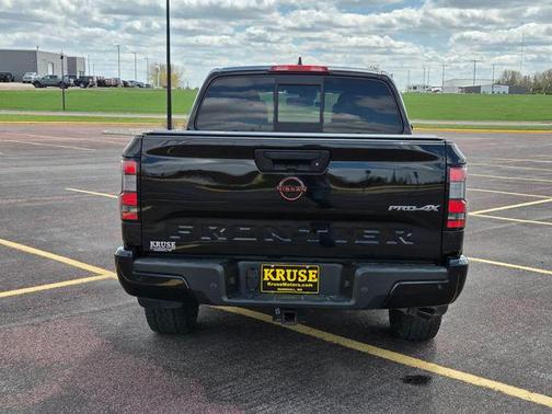 Super Black 2022 Nissan Frontier PRO-4X